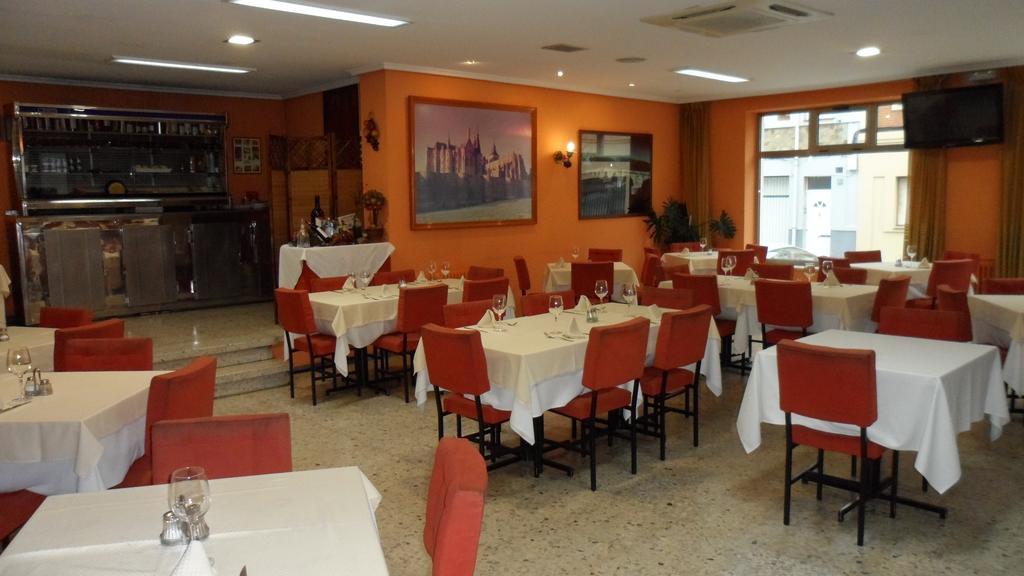 Hostal Coruna Astorga Esterno foto