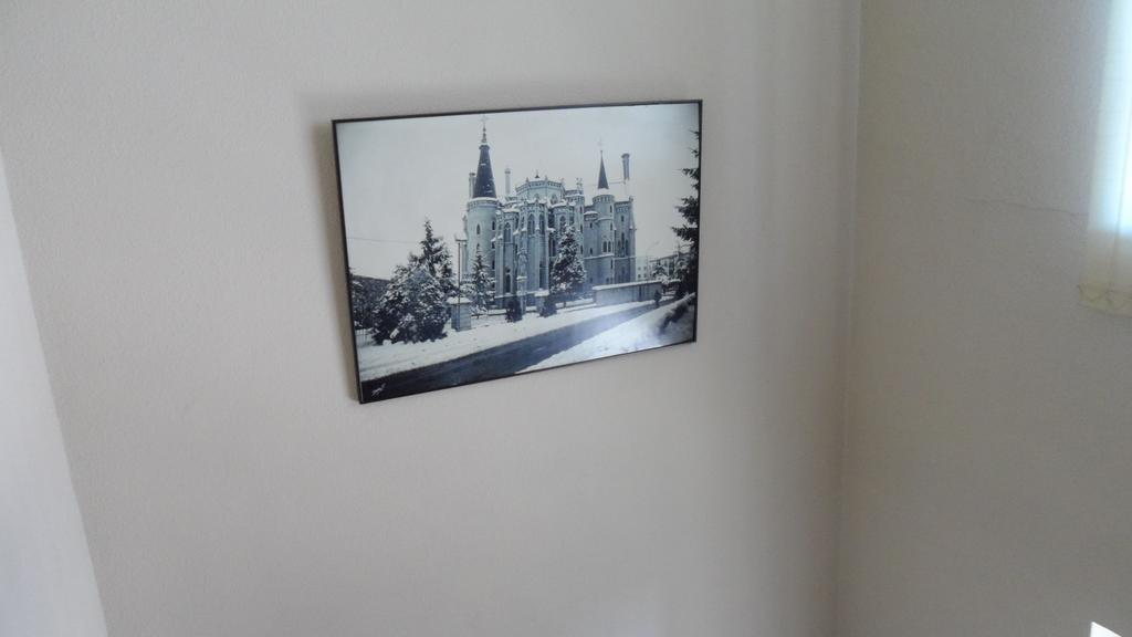 Hostal Coruna Astorga Esterno foto
