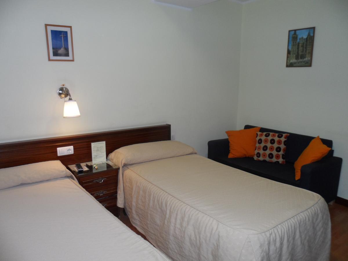 Hostal Coruna Astorga Esterno foto