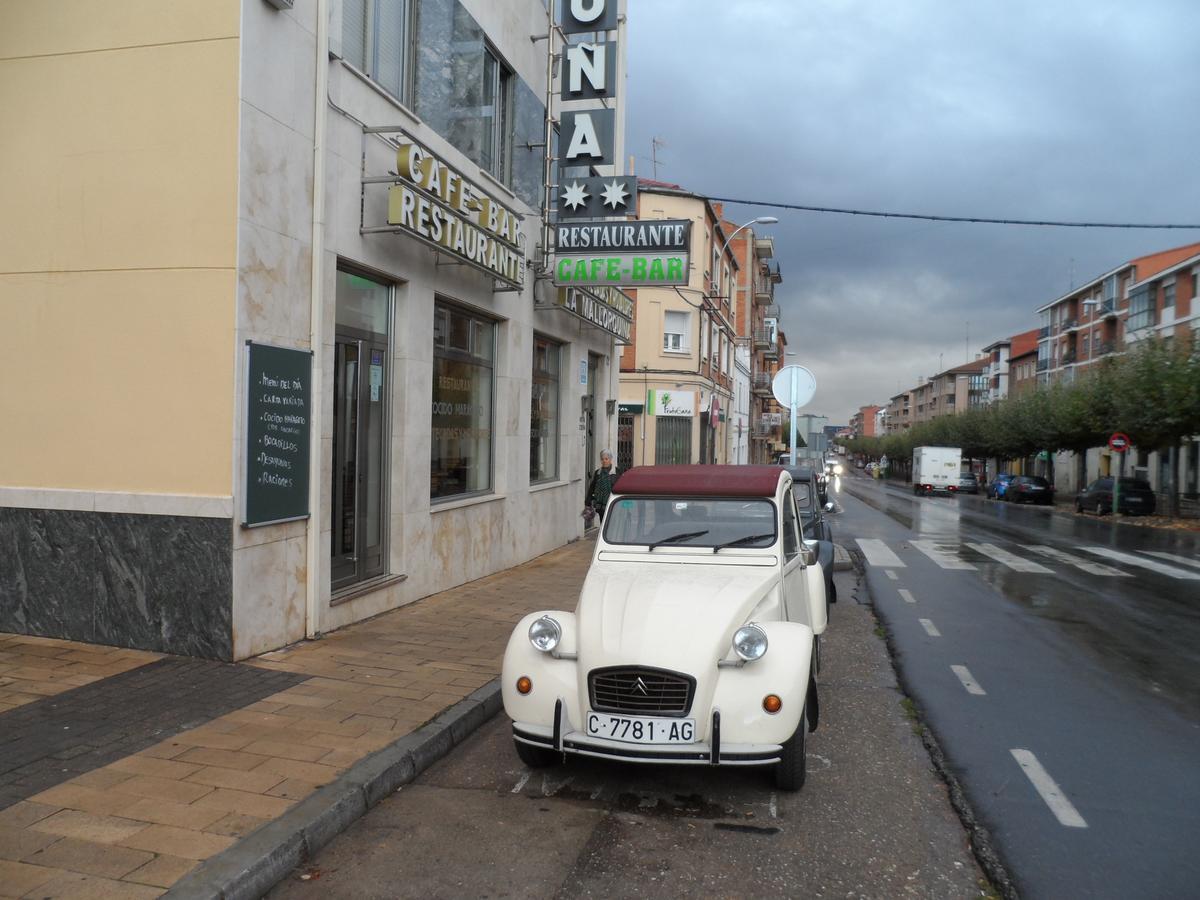Hostal Coruna Astorga Esterno foto