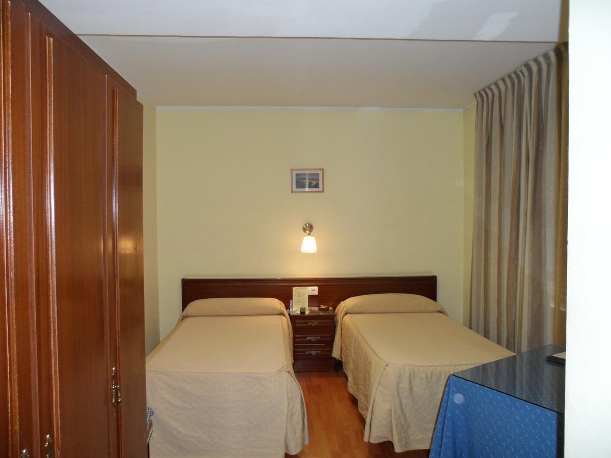 Hostal Coruna Astorga Esterno foto