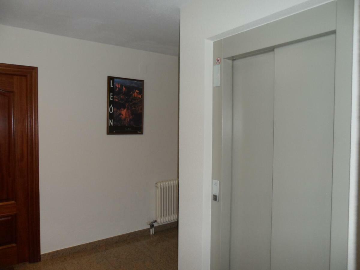 Hostal Coruna Astorga Esterno foto