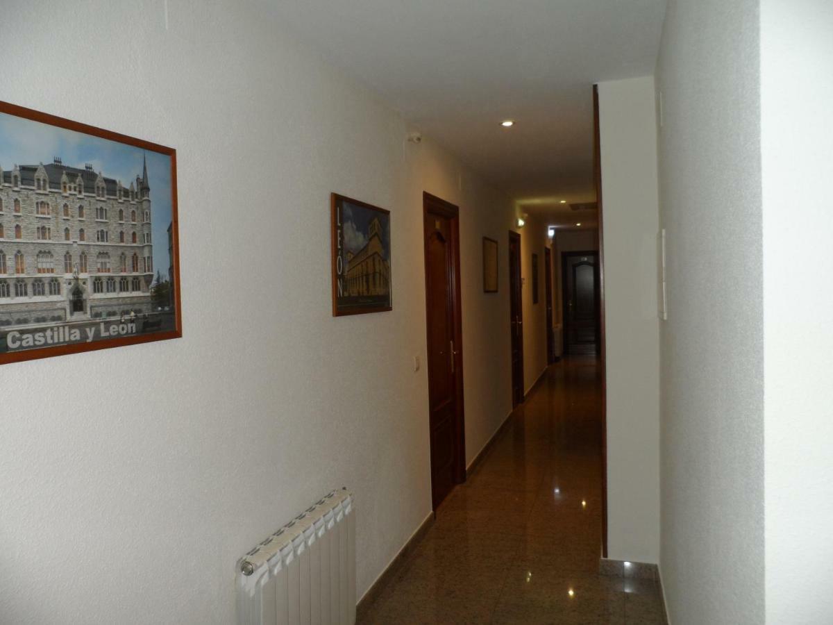 Hostal Coruna Astorga Esterno foto