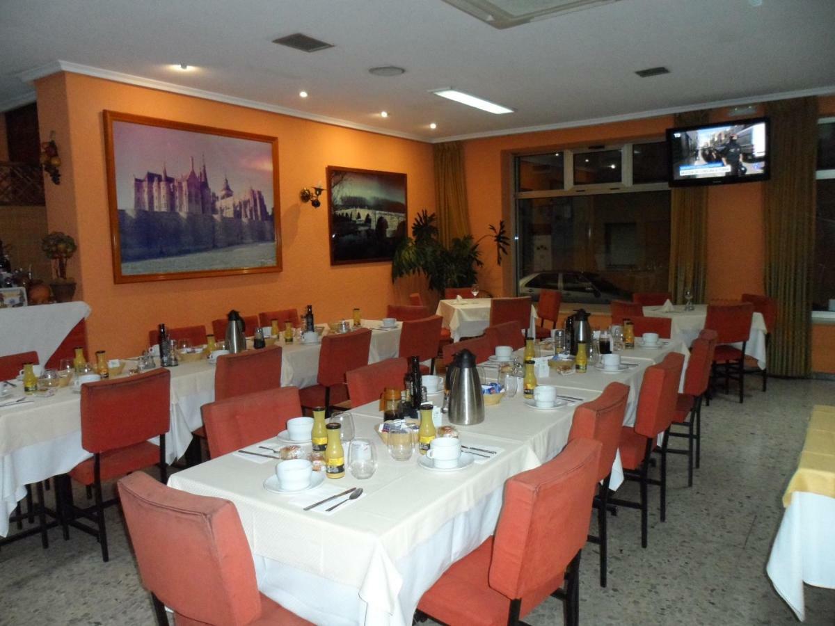 Hostal Coruna Astorga Esterno foto